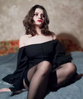 Молодая, страстная, ненасытная красотка приглашает к себе в гости. Готова исполнить ваши самые сокровенные желания. Фото на 100% мои. 877, 19 лет