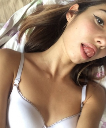 Развратная брюнетка с огненным характером предлагает мужчинам незабываемое времяпрепровождение. Умею доставить удовольствие и расслабить до предела. Звоните, не пожалеете! 11638, 22 года