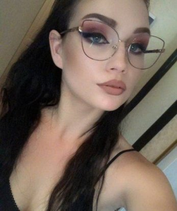 Позволь себе ощутить мои ласки и бесподобный массаж, который оживит твое тело и разбудит все чувства. Я обладаю опытом и готова исполнить все твои фантазии, чтобы ты остался доволен нашим встречей. Позволь мне показать тебе Москву со всей ее страстью и роскошью. Жду тебя с нетерпением, чтобы окунуться в мир наслаждения и безудержной страсти. 🔥💋 8022, 21 год